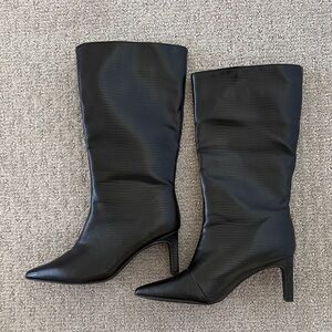 JustFab Kiaraa Black Textured Heeled Boots. Size 8.